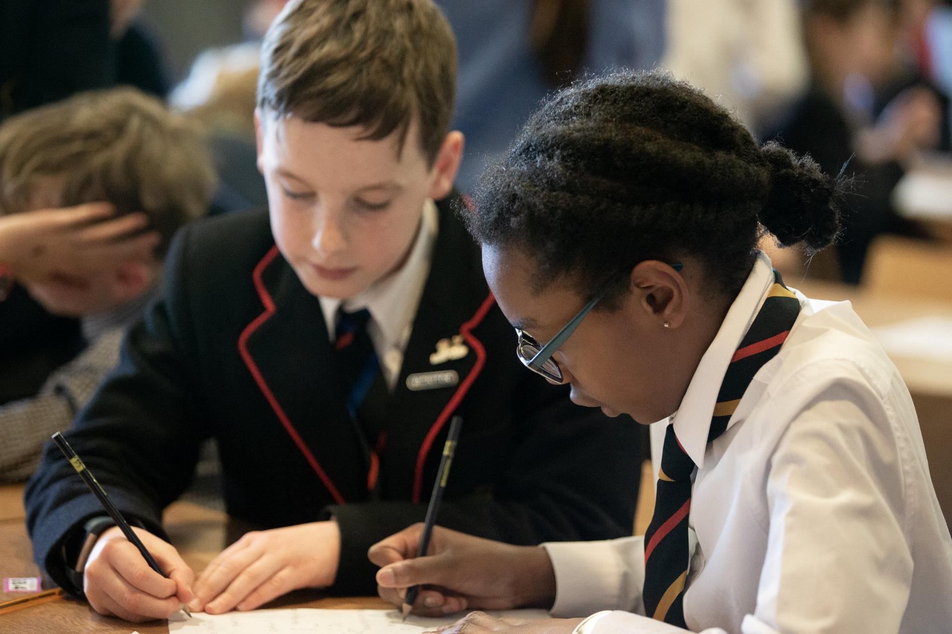 UK School Entry Points VS Age of Hong Kong Students
